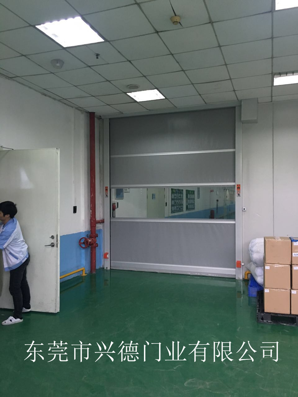 什么生產(chǎn)廠家定做硬質(zhì)快速卷簾門質(zhì)量好？