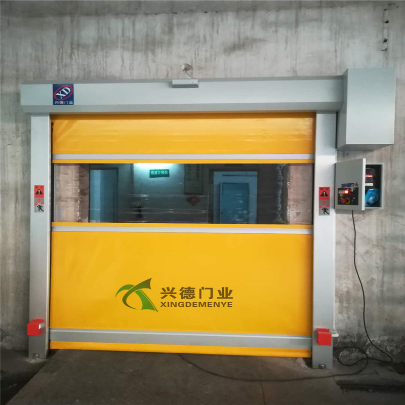 工廠為什么必須安裝快速卷簾門？